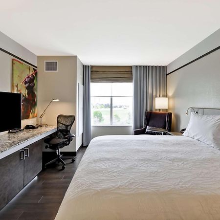 Hilton Garden Inn Detroit Troy Bagian luar foto