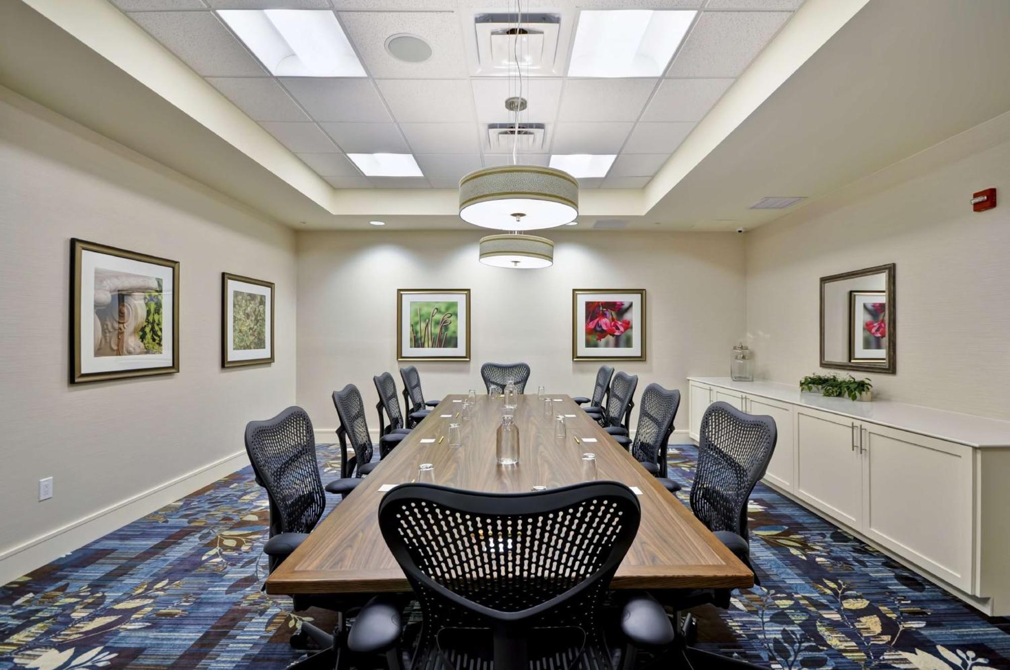 Hilton Garden Inn Detroit Troy Bagian luar foto
