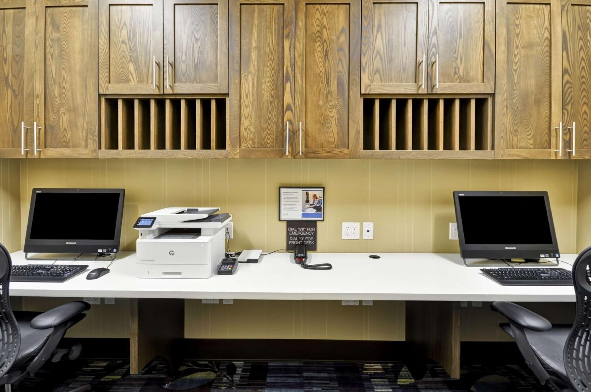 Hilton Garden Inn Detroit Troy Bagian luar foto