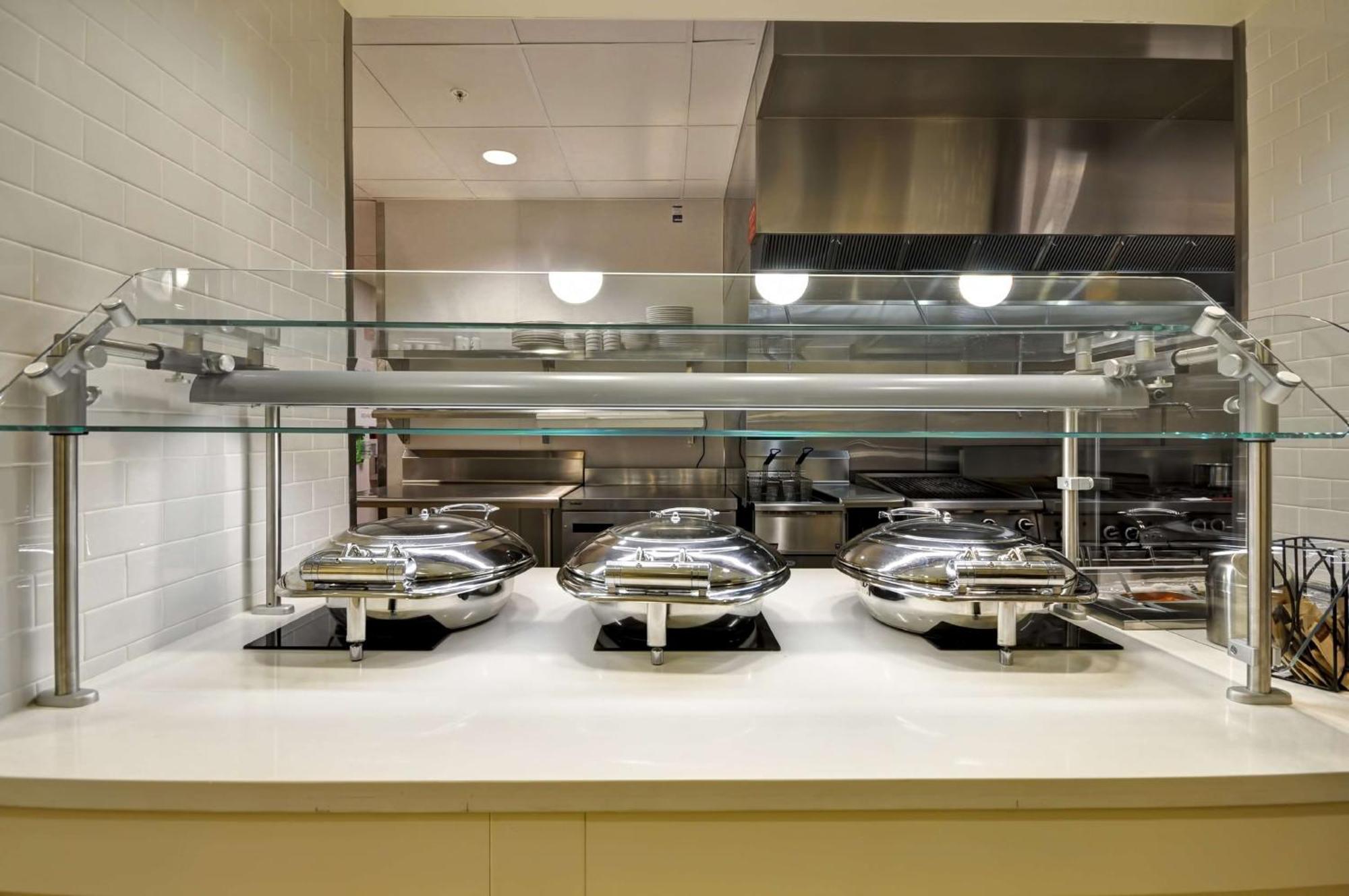 Hilton Garden Inn Detroit Troy Bagian luar foto
